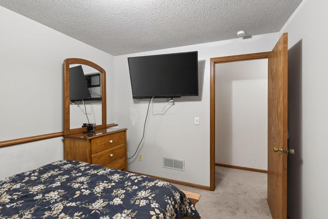 16051 Goodview Way, Lakeville, MN 55044