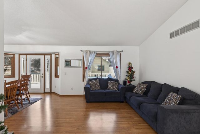 16051 Goodview Way, Lakeville, MN 55044