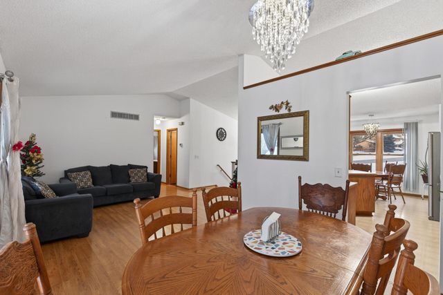 16051 Goodview Way, Lakeville, MN 55044