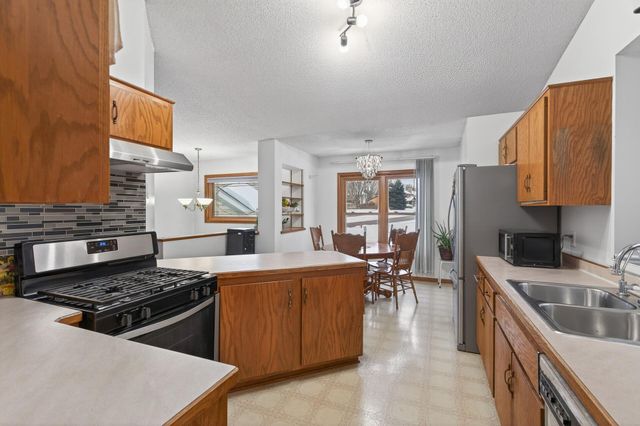 16051 Goodview Way, Lakeville, MN 55044