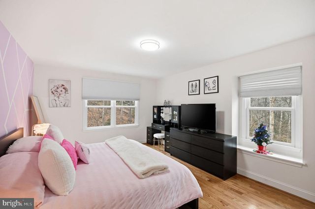 11728 STUART MILL RD, Oakton, VA 22124