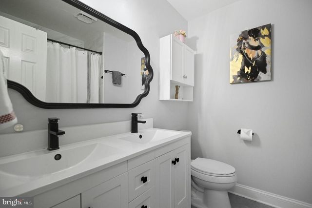 11728 STUART MILL RD, Oakton, VA 22124