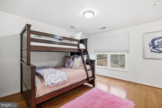 11728 STUART MILL RD, Oakton, VA 22124