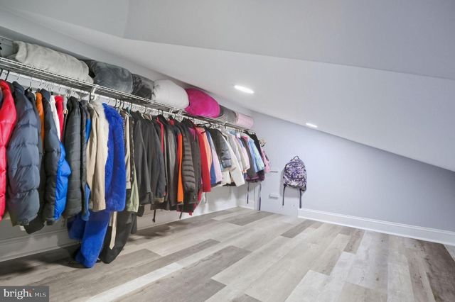 11728 STUART MILL RD, Oakton, VA 22124