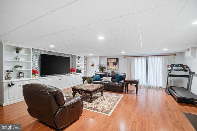 11728 STUART MILL RD, Oakton, VA 22124