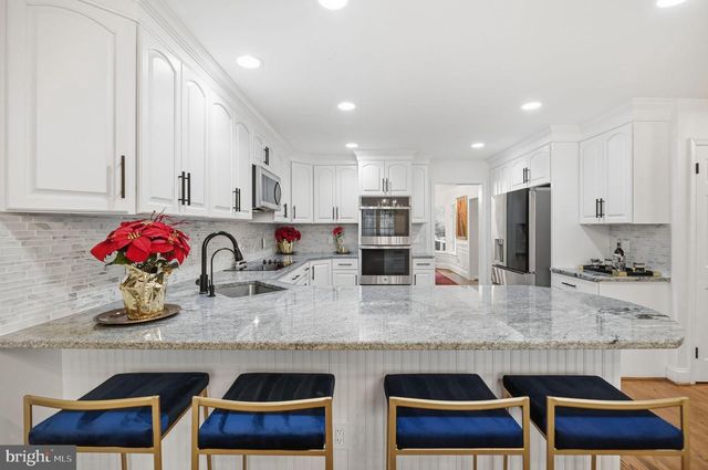 11728 STUART MILL RD, Oakton, VA 22124