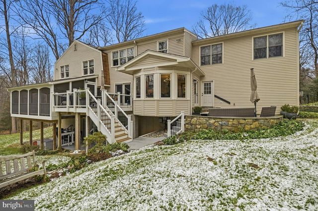 11728 STUART MILL RD, Oakton, VA 22124