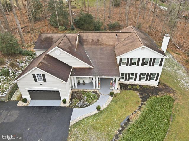 11728 STUART MILL RD, Oakton, VA 22124