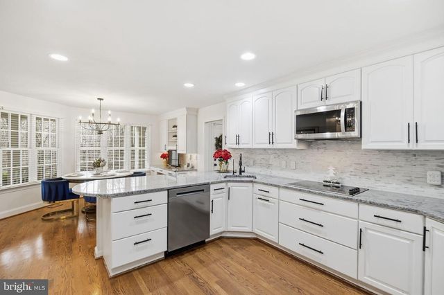 11728 STUART MILL RD, Oakton, VA 22124