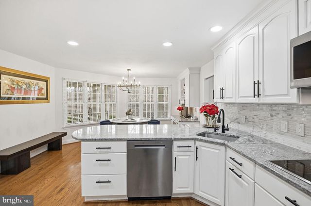 11728 STUART MILL RD, Oakton, VA 22124