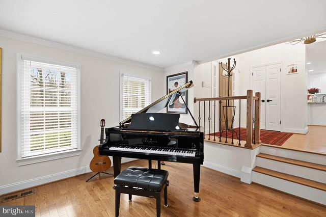 11728 STUART MILL RD, Oakton, VA 22124