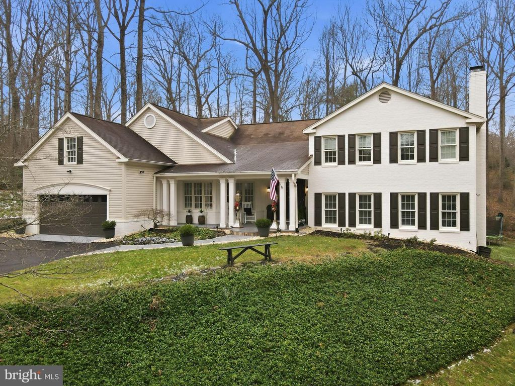 11728 STUART MILL RD, Oakton, VA 22124