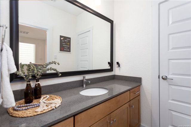 5843 Whitby Unit 3, San Antonio, TX 78240