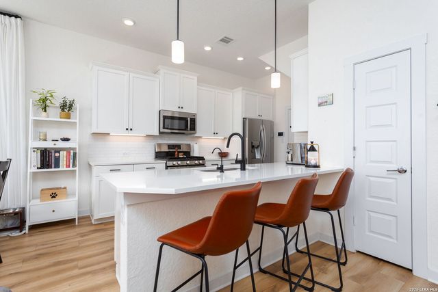 5843 Whitby Unit 3, San Antonio, TX 78240