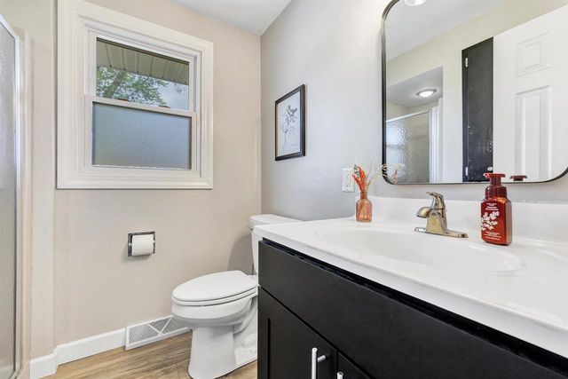 2316 SERENADE LANE, Green Bay, WI 54301