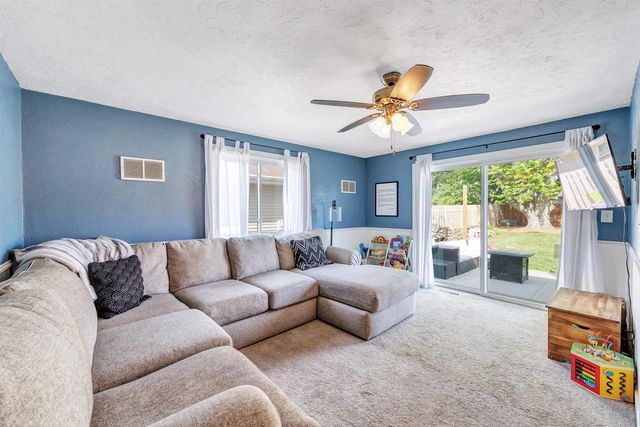 2316 SERENADE LANE, Green Bay, WI 54301