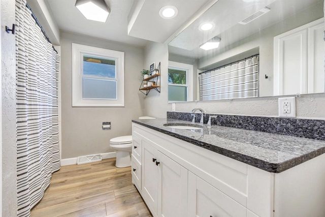 2316 SERENADE LANE, Green Bay, WI 54301