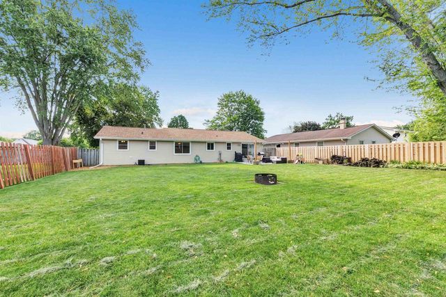 2316 SERENADE LANE, Green Bay, WI 54301
