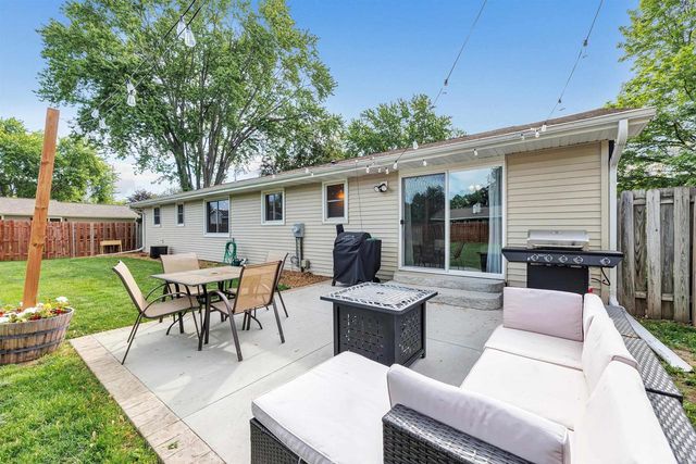 2316 SERENADE LANE, Green Bay, WI 54301