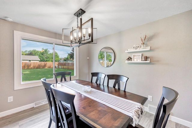 2316 SERENADE LANE, Green Bay, WI 54301