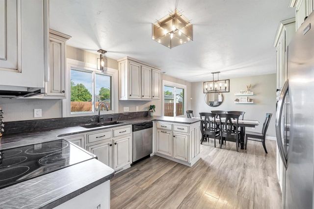 2316 SERENADE LANE, Green Bay, WI 54301