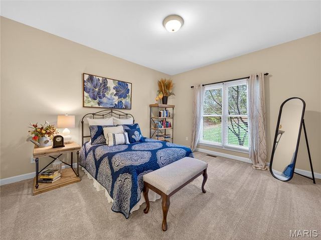 410 Charlemagne Drive, Lake St Louis, MO 63367