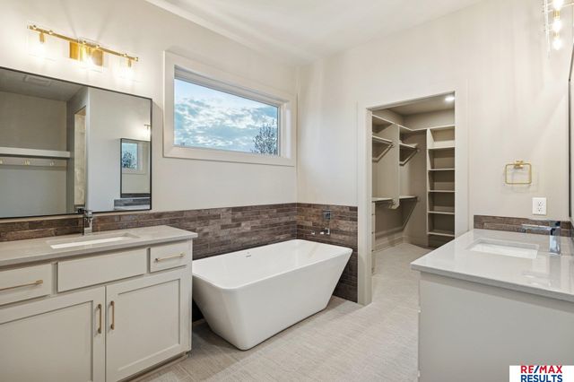 20101 W Street, Omaha, NE 68135