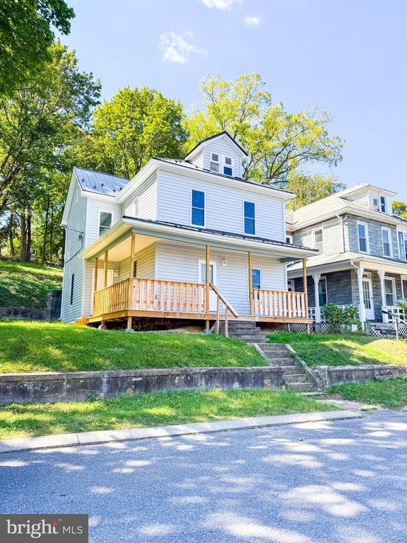 32 S MANN AVE, Yeagertown, PA 17099