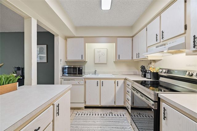 504 ORANGE DRIVE 11, Altamonte Springs, FL 32701