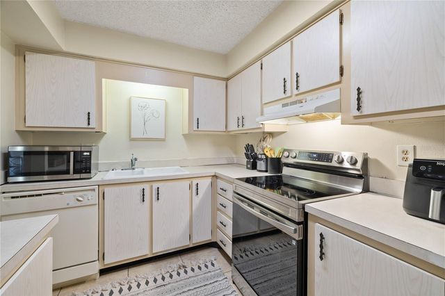 504 ORANGE DRIVE 11, Altamonte Springs, FL 32701