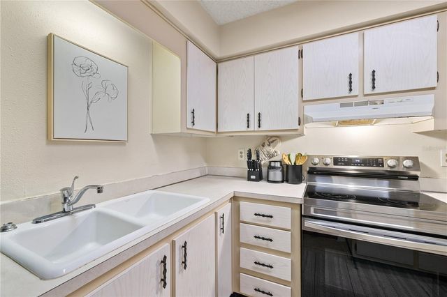 504 ORANGE DRIVE 11, Altamonte Springs, FL 32701