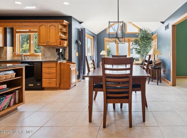 8753 N Stone Mill Road, Sylvania, OH 43560