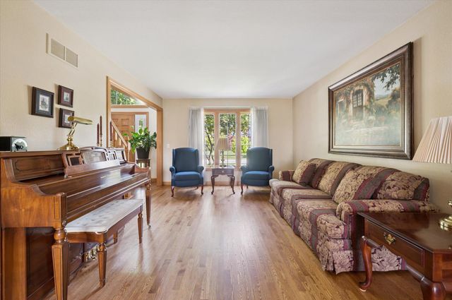 8753 N Stone Mill Road, Sylvania, OH 43560