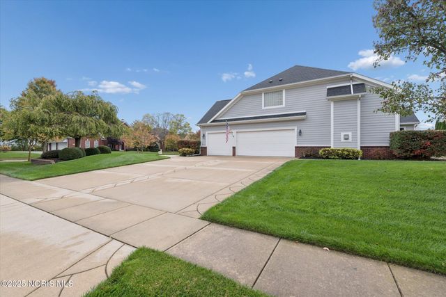 8753 N Stone Mill Road, Sylvania, OH 43560