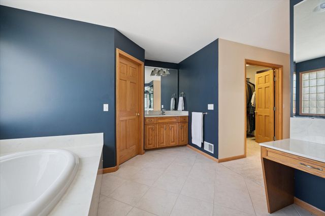 8753 N Stone Mill Road, Sylvania, OH 43560