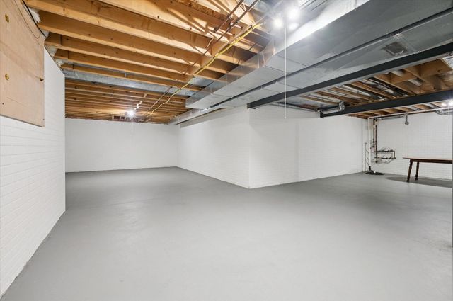 8753 N Stone Mill Road, Sylvania, OH 43560