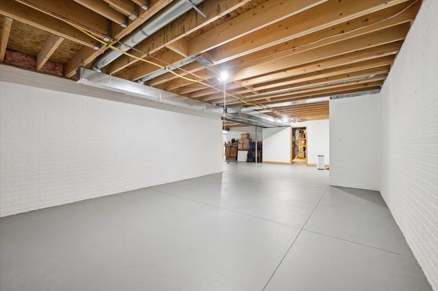 8753 N Stone Mill Road, Sylvania, OH 43560