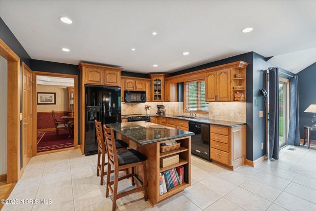 8753 N Stone Mill Road, Sylvania, OH 43560