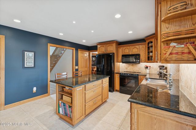 8753 N Stone Mill Road, Sylvania, OH 43560