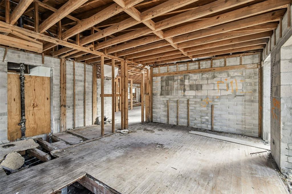 Image 17 of property listing at 1800 PALM LANE, Orlando, FL 32803