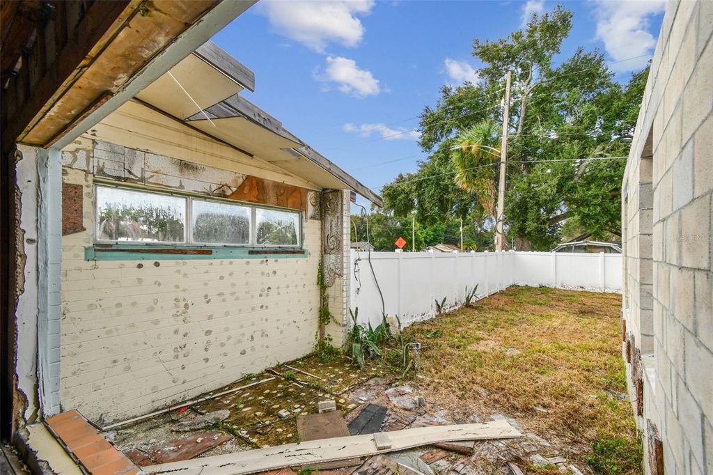 Image 23 of property listing at 1800 PALM LANE, Orlando, FL 32803