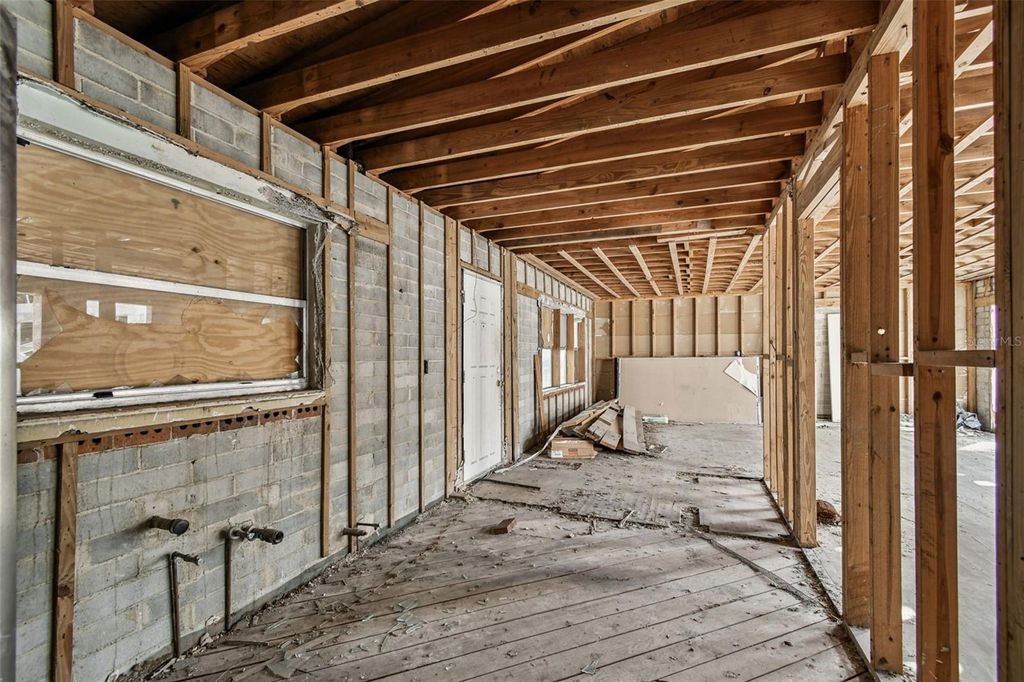 Image 10 of property listing at 1800 PALM LANE, Orlando, FL 32803