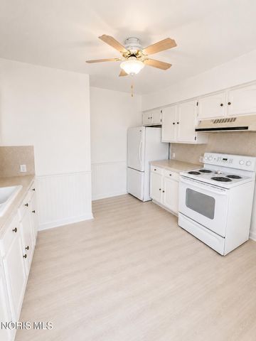 711 Sawyer Road, Toledo, OH 43615