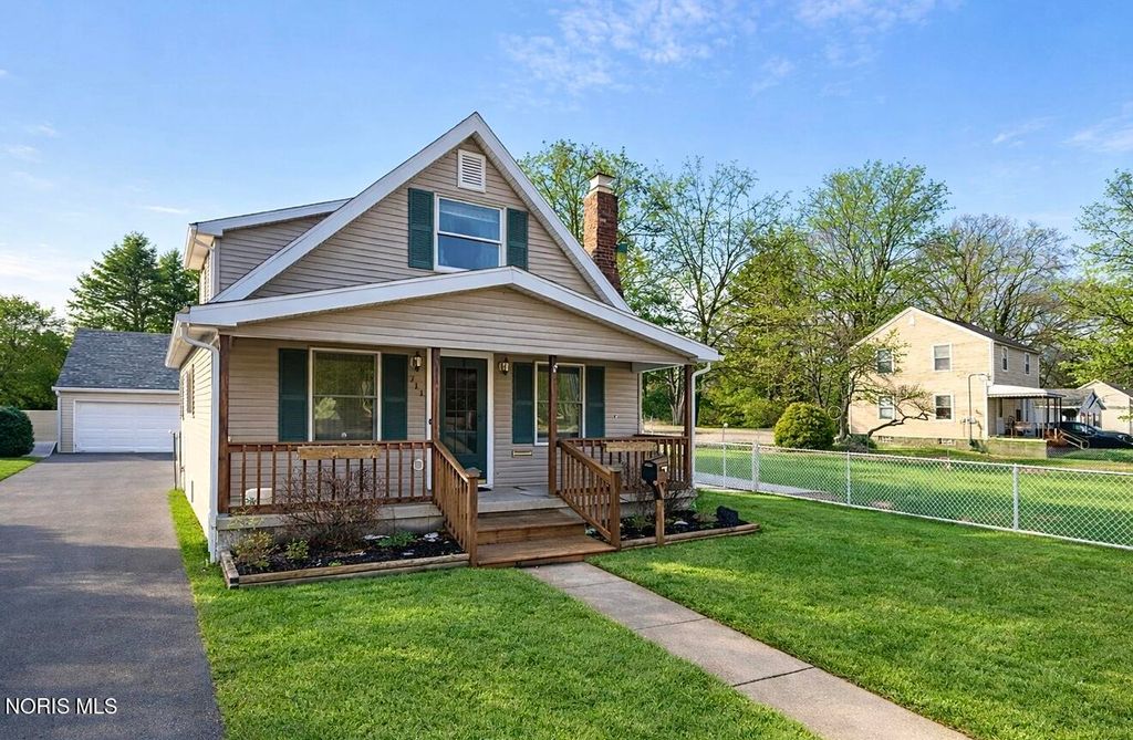 711 Sawyer Road, Toledo, OH 43615