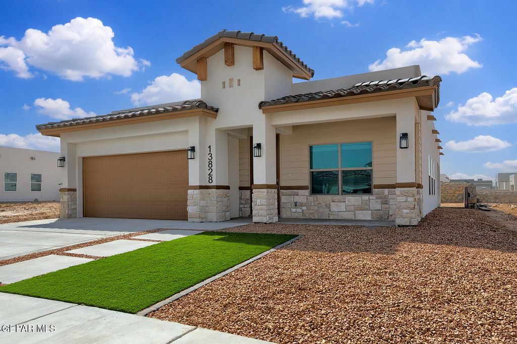 13828 Paseo De Gloria Avenue, Horizon City, TX 79928