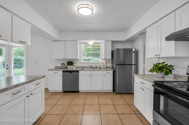 2505 Shady Lane, Biloxi, MS 39531
