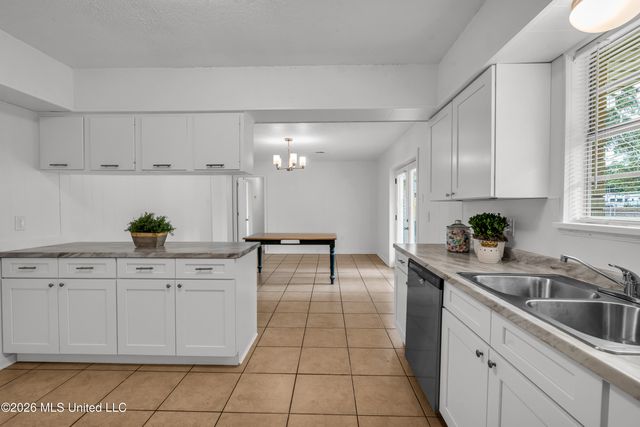 2505 Shady Lane, Biloxi, MS 39531