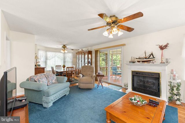 422 W COURT ST, Woodstock, VA 22664