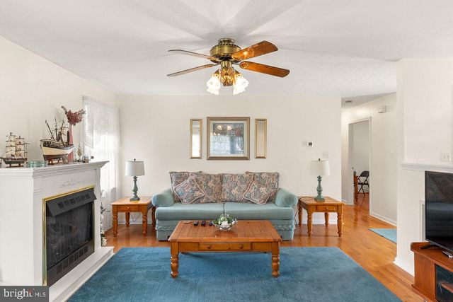 422 W COURT ST, Woodstock, VA 22664