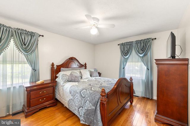422 W COURT ST, Woodstock, VA 22664